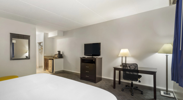 Comfort Inn & Suites Mundelein-Vernon Hills, Забронировать Отель Манделей 