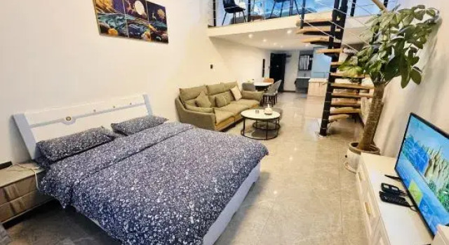 Семейный люкс Yijiu Apartment (Kunming Railway Station Shuangqiao Night Market Style Street)