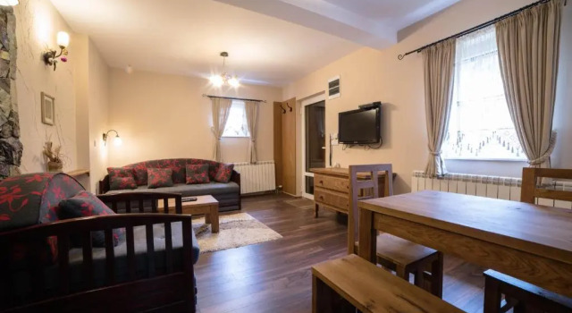Апартаменты c 1 комнатой Snežna Kuća Apartments