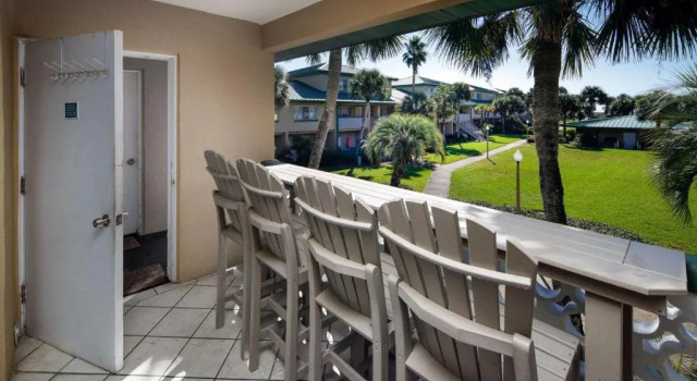 Апартаменты Seaspray Condos 100C