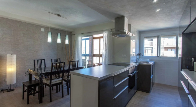 Valencia Flat Rental - Malvarrosa Beach Cavite