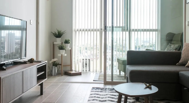 Bright 1 Bedroom Flat with Amazing Rooftop!