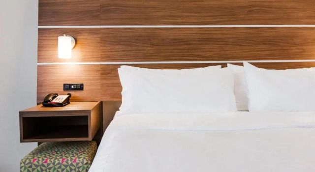 Run of House Holiday Inn Express & Suites West Edmonton - Mall Area by IHG