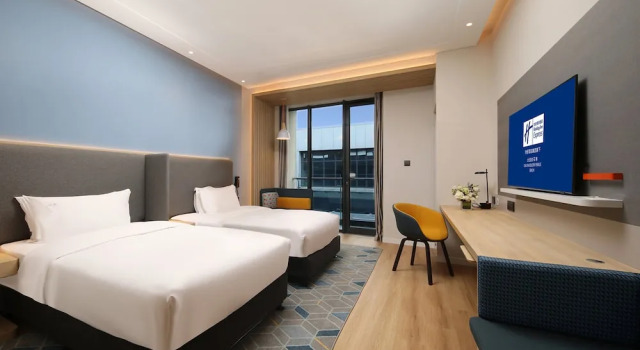 Двухместный номер Standard Holiday Inn Express Dalian Golden Pebble Beach by IHG