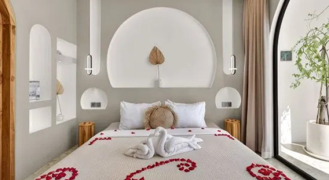 Unu V7 : 2BR W/ Rooftop Sauna & Ice-bath in Canggu - A Luxury Private Villa By Balinest Villas
