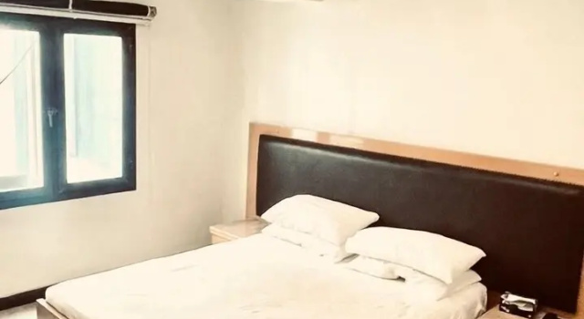 Standart oda Hotel Sarawan