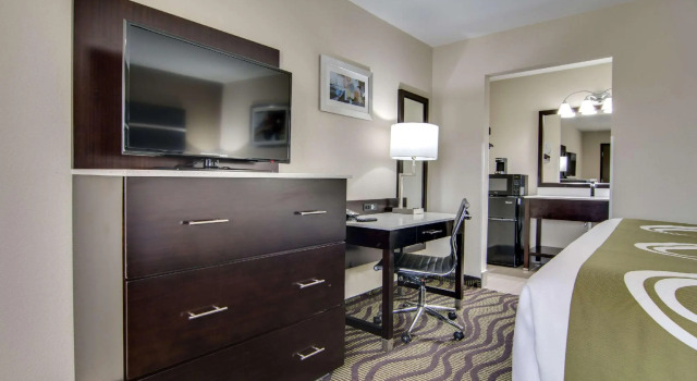 Двухместный номер Standard Quality Inn & Suites Athens University Area