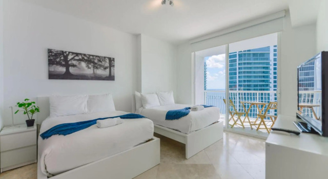 Amazing 3 BR Apartment At Brickell