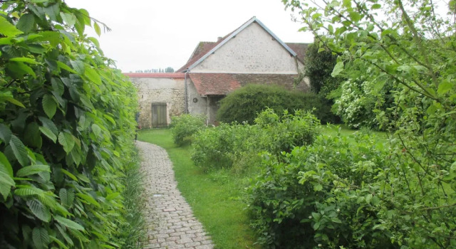 Gite les Lattis, Book Hotel Avernes Frankrig