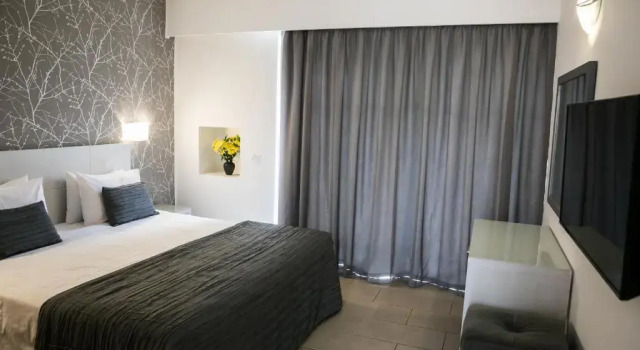 Семейный люкс Theo Sunset Bay Hotel