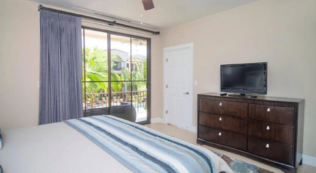 Beautiful 2 Bedroom Pacifico Condo by the Pool