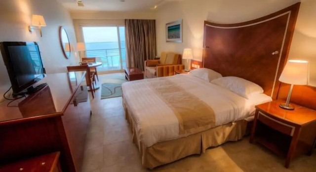 Одноместный номер Standard с балконом и с видом на море Beau Site Belle Vue Hotel
