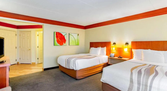 Четырёхместный номер Standard La Quinta by Wyndham Raleigh/Durham Southpoint