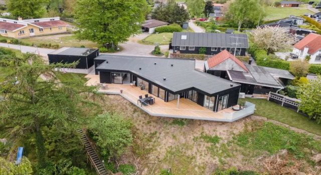 "Amina" - 40m from the sea in SE Jutland, Book Hotel Hotels in Børkop with Parking, Parking