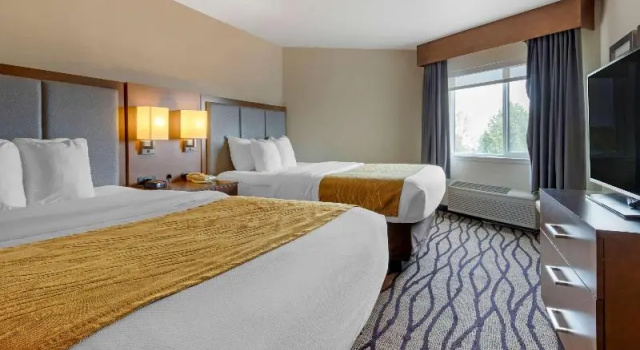 Люкс Comfort Inn & Suites Market - Airport