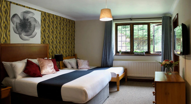 Трёхместный номер Standard Little Foxes Hotel & Gatwick Airport Parking