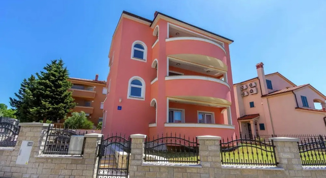 Apartment in Medulin With Balconies