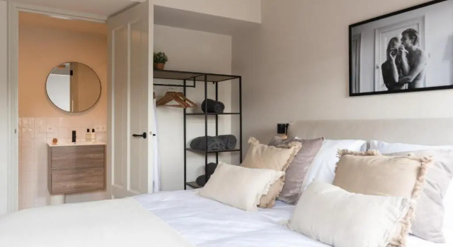 Empire suites garden view, Rezervasyon Otel Amsterdam Şehir Merkezi 