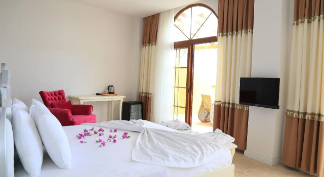 Ceshme Plus Hotel