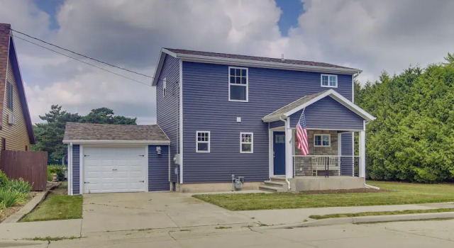 Riverfront Two Rivers Vacation Rental By Beaches, Book Hotel Hoteller i Two Rivers med parkering, Parkering