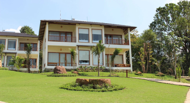 Camia Resort & Spa
