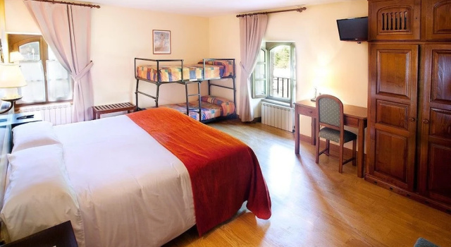 Семейный номер Standard Hotel Venta de Etxalar