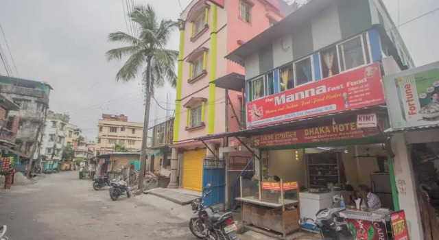 Triveni Lodge y OYO Rooms, Prenota Hotel Siliguri West Bengal