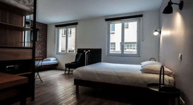 Четырёхместный семейный номер Hotel De Quebec