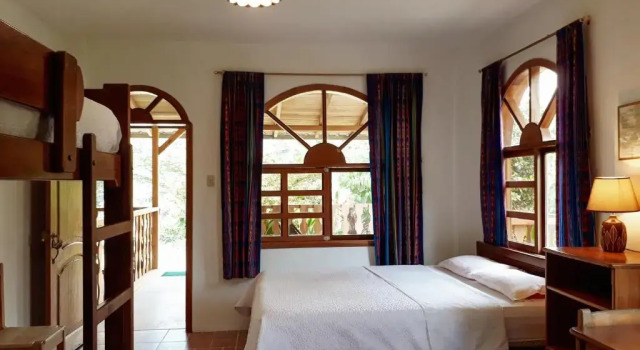 Banana Lodge, Book Hotel Hotels in Amazonas with Parking, Parking