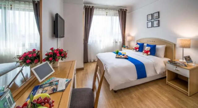 Номер Standard с балконом Rose Garden Residences