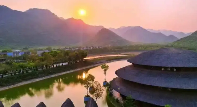 Wyndham Grand Vedana Ninh Binh Resort, Prenota Resort Hotel a Ninh Binh con piscina, Piscina