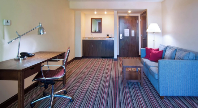 Люкс c 1 комнатой Four Points by Sheraton Nashville Airport