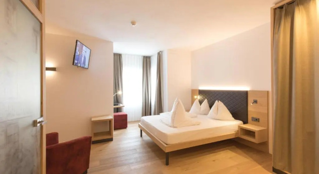 Четырёхместный номер Standard Belvenu Boutique Hotel