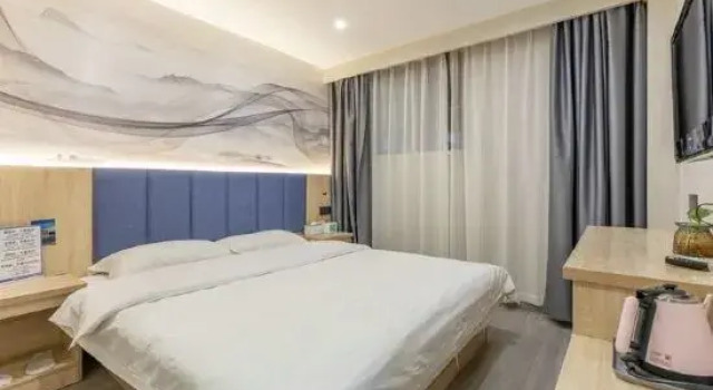 Qingfeng Hotel (Nanjing Maiyuqiao Subway Station)