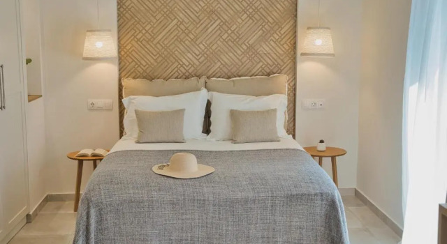 Люкс с видом на сад Aeolia suites