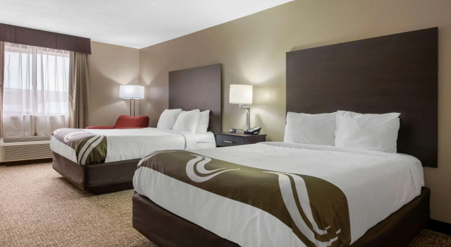 Четырёхместный номер Standard Quality Inn & Suites Lebanon I-65