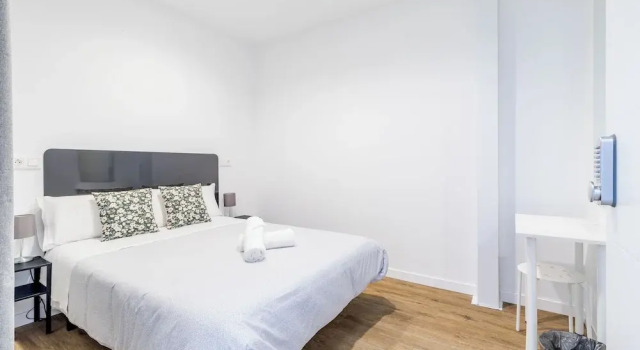 AYZ Princesa - Auto check-in property
