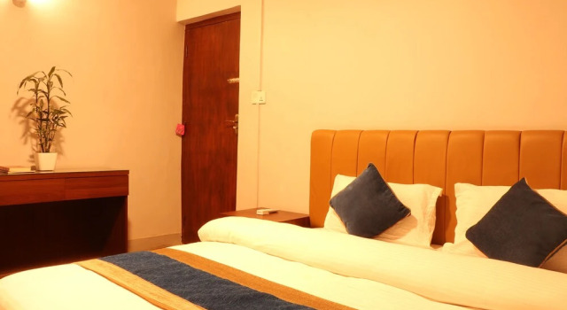 Апартаменты Deluxe Hotel Elegant Kathmandu Inn- Heritage & Comfort Hotel