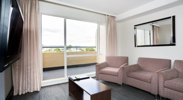 Апартаменты Deluxe с 2 комнатами с балконом St Ives Apartments