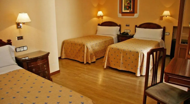 Трёхместный номер Standard Hostal Victoria III