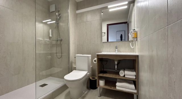 Двухместный номер Standard с балконом Logis Hotel De La Clape