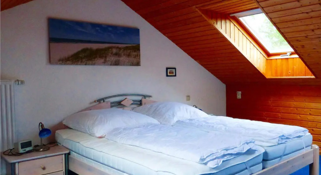 own holiday home with enclosed property near the beach, 予約 ホテル Butjadingen North Sea Coast Germany