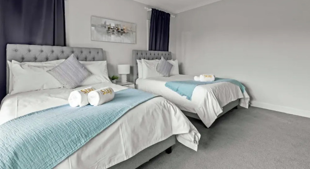 StayAU Contemporary 5BRM Families Home Point Cook