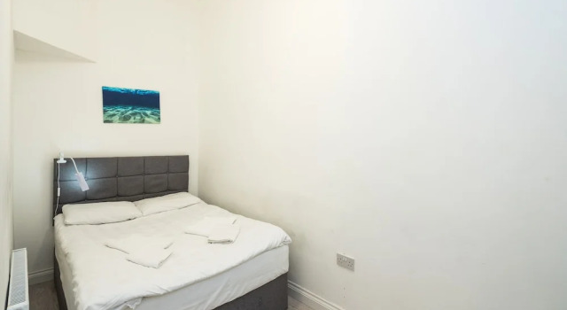 3 Beds, Opposite Museums, Harrods, Hyde Park, Забронировать Апартаменты/квартира Отели Лондона с парковкой, рядом с Здание «Мишлен Хауз», Парковка