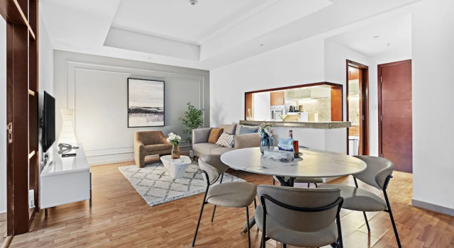 Апартаменты Vogue Vacation Homes, Business Bay Damac Maison Prive near Burj Khalifa and Dubai Mall, Studio Apartment with Canal and City View, Access to all Amenities