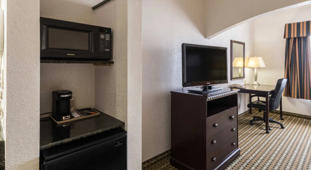 Четырёхместный люкс Quality Suites Burleson - Ft Worth