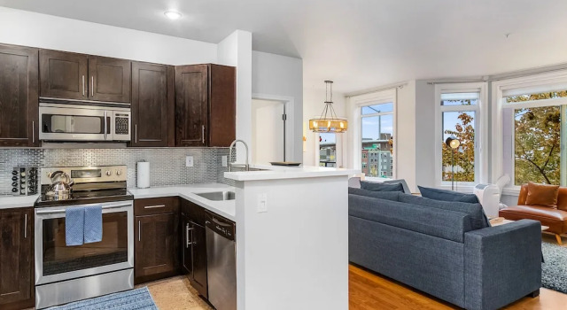 Апартаменты Classic The Corner Nest at Belltown