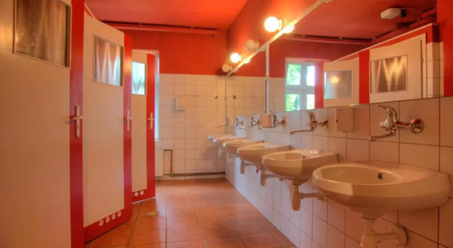 Кровать в общем номере (женский номер) Atlantis Hostel