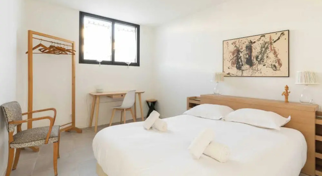 Dify Stoppa - Parilly, Rezerwuj Apartament Hotele w Rhône z parkingiem, Parking