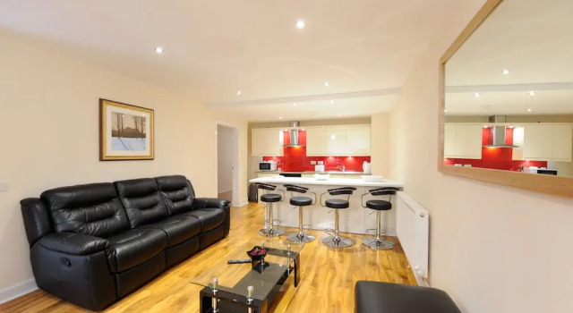 Семейные апартаменты с 2 комнатами Edinburgh City Suites